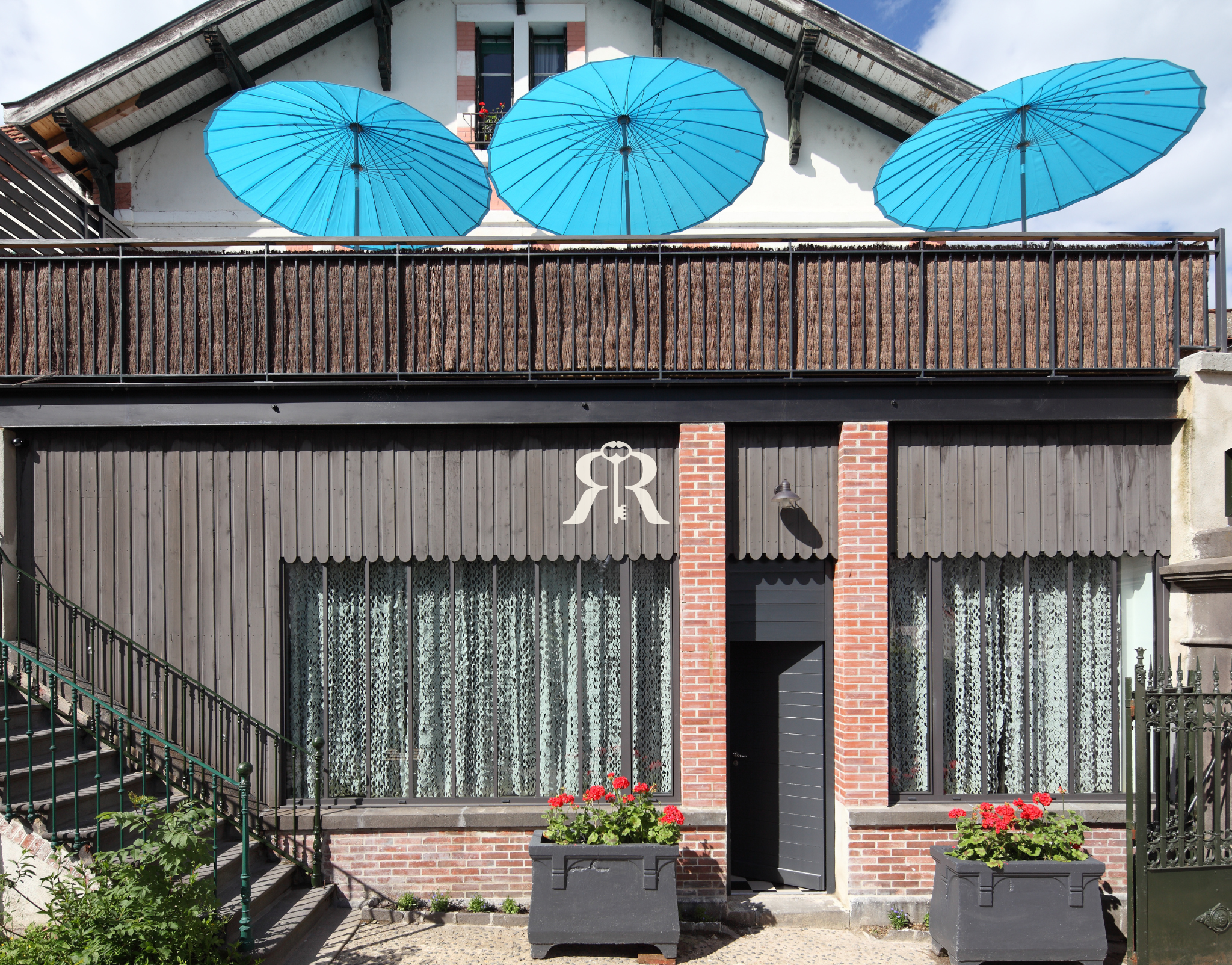 Maison à vendre à Sauxillanges, 248 m², 14 pièces – photo 1 sur 20