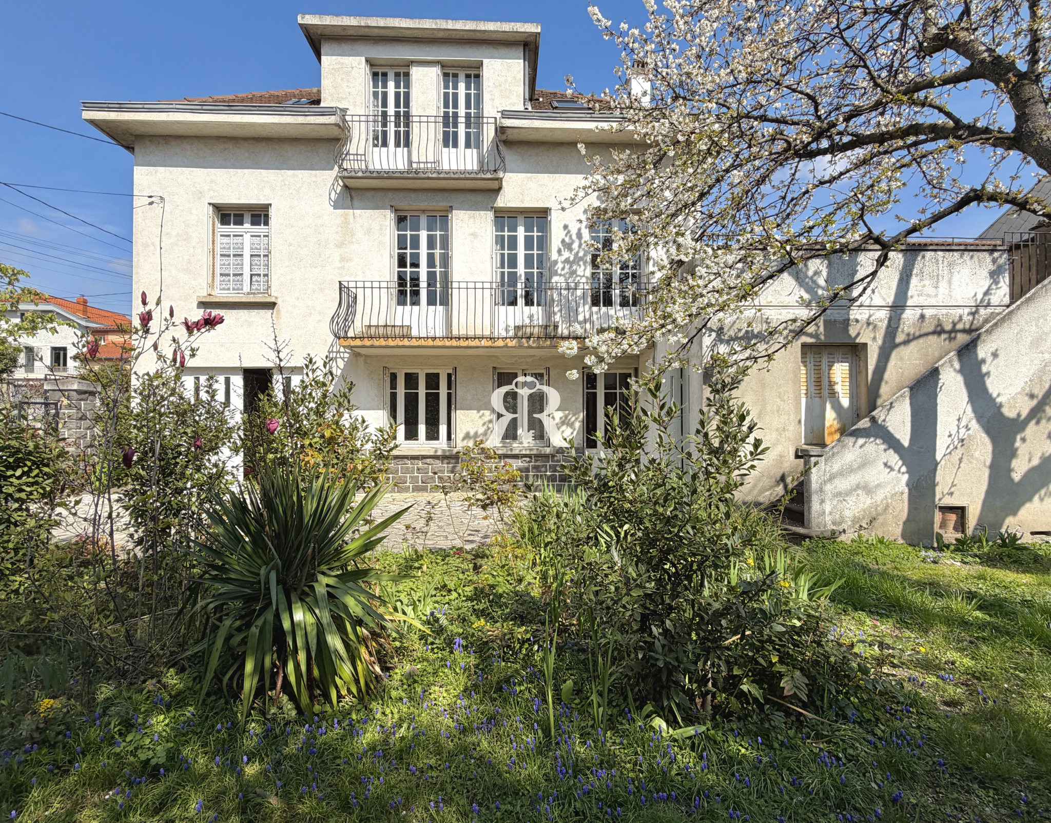 Maison à vendre à Clermont ferrand, 226 m², 12 pièces – photo 1 sur 33