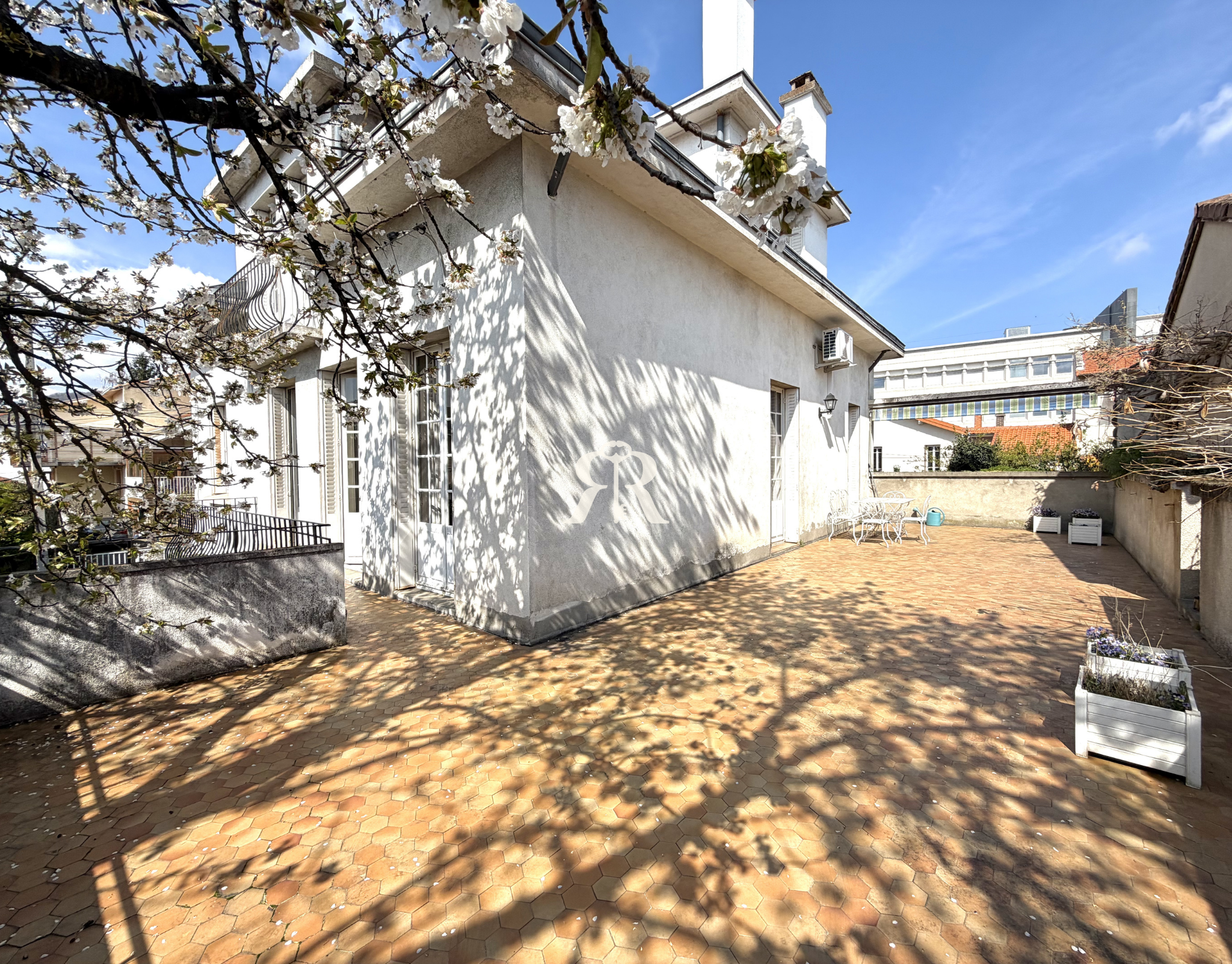 Maison à vendre à Clermont ferrand, 226 m², 12 pièces – photo 3 sur 20